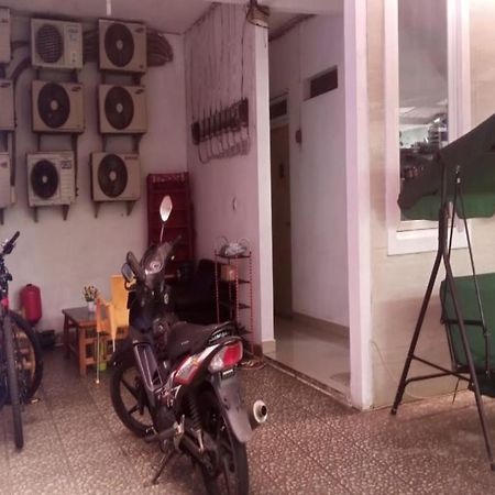 SPOT ON 90538 Wisma Dewi Syariah Jakarta Bagian luar foto