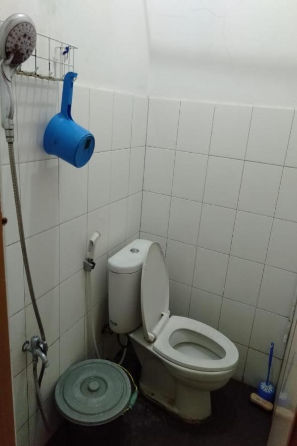 SPOT ON 90538 Wisma Dewi Syariah Jakarta Bagian luar foto